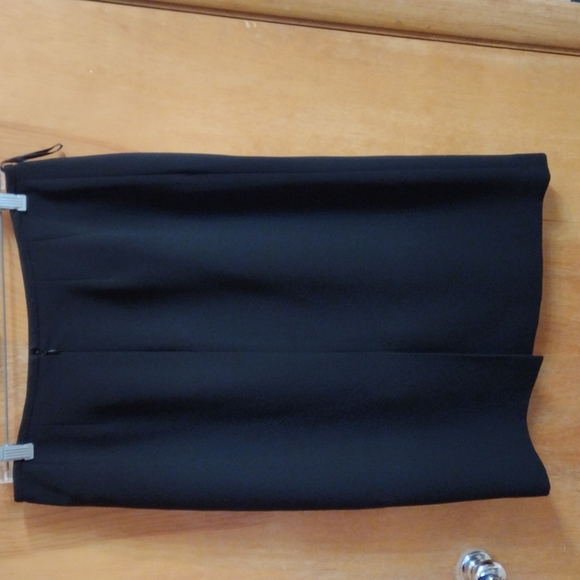 Kasper Black Suit skirt Size 8 - Picture 5 of 6